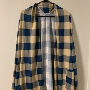Women’s plaid cardigan. Blue/tan XL